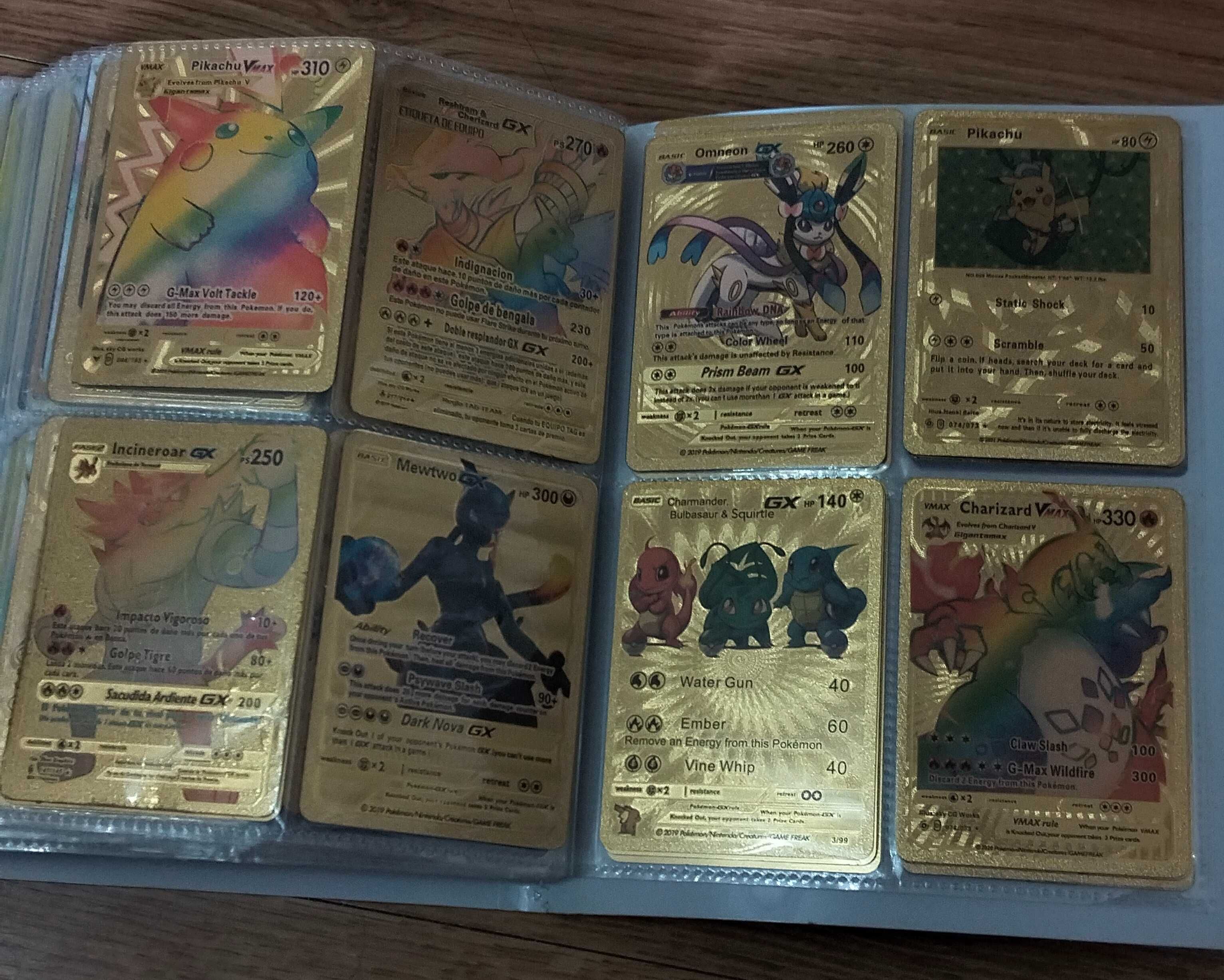 32 cartas de Pokémon douradas