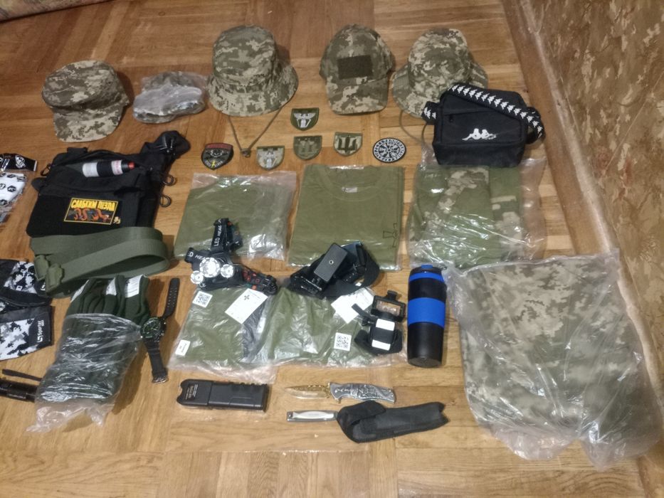 Нові різні військові речі