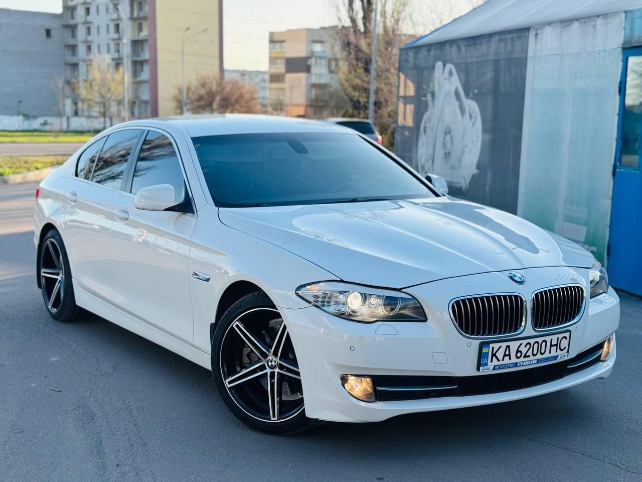 Легковой автомобиль BMW