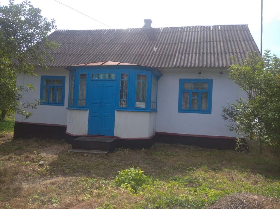 Продам будинок в селі (13км до Острога/22км до Нетішина)