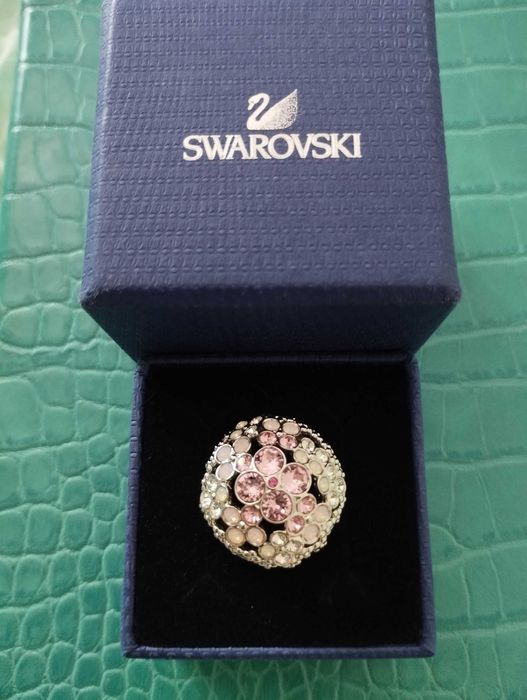 Anel Swarovski oficial com caixa original - Novo
