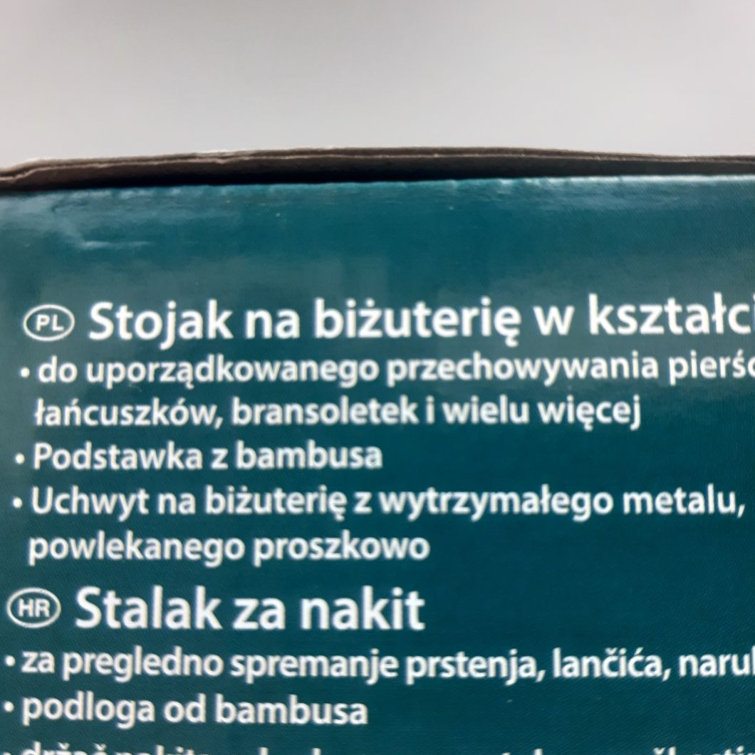 Stojak na biżuterię w kształcie drzewa