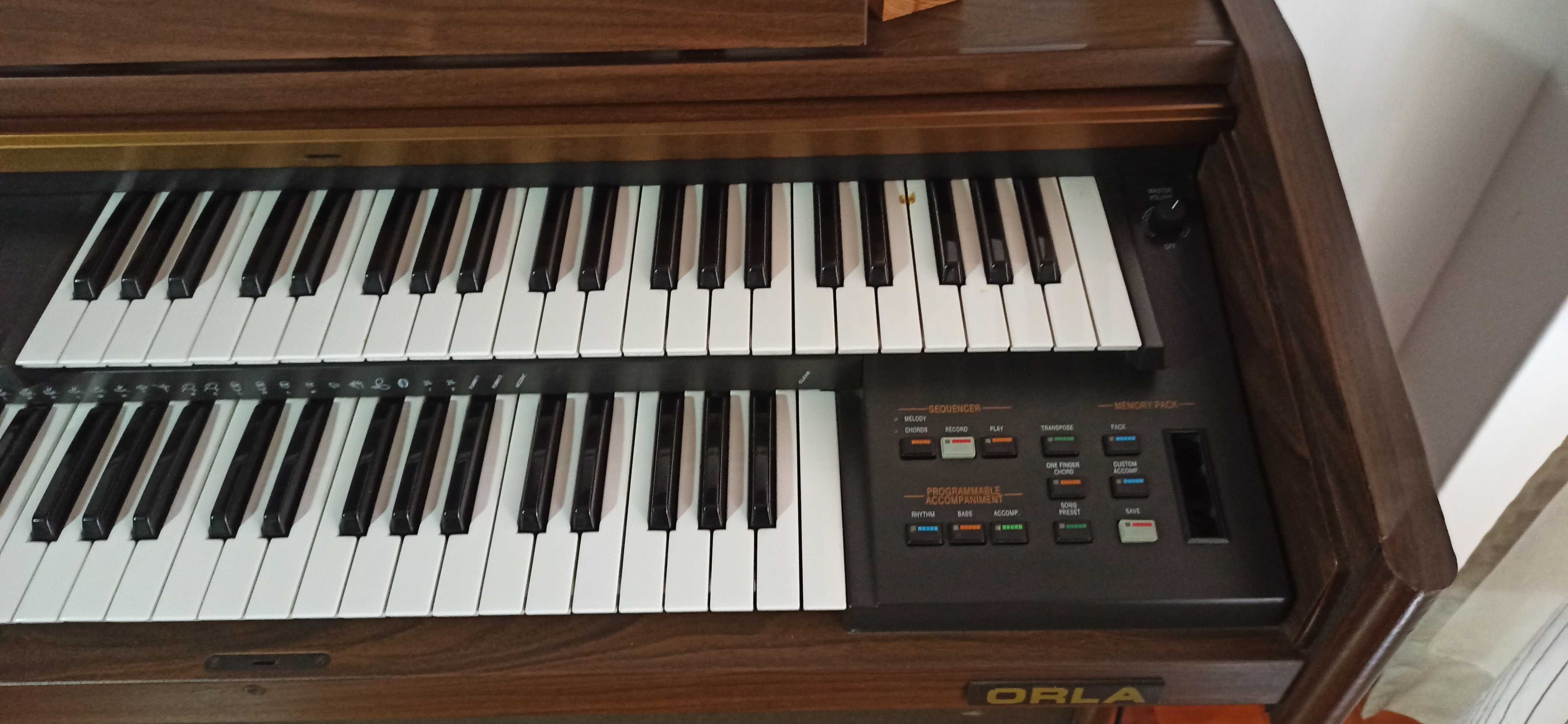 Orgão ORLA R310 (2 teclados)