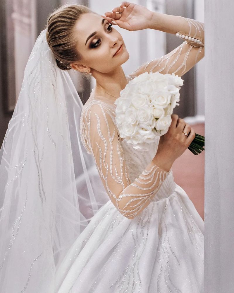Красиве весільне плаття на мініатюрну дівчинку