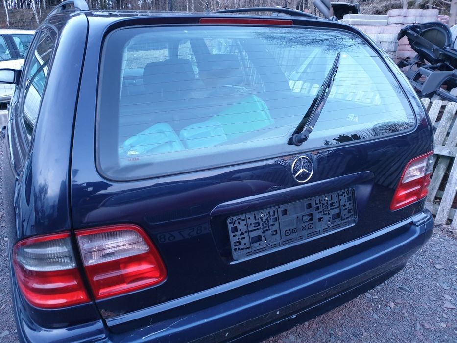 Mercedes Benz e 210 lift lampy tył tylnie światła swiatla