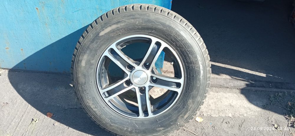 Диски с шиной комплект 4 шт в отличном состоянии