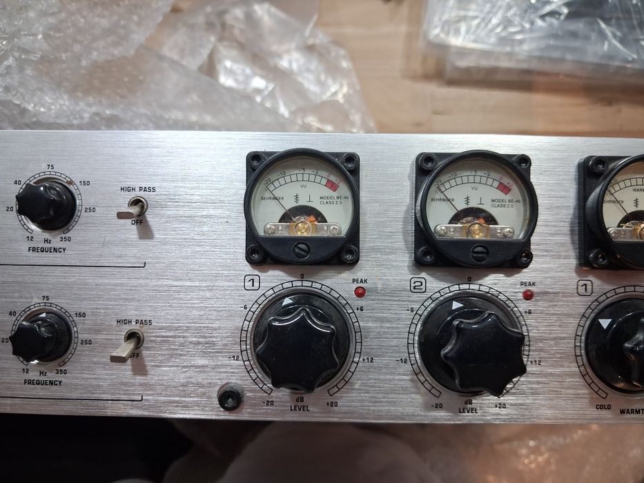 Behringer Model T1953 Tube Ultragain (Como Novo)