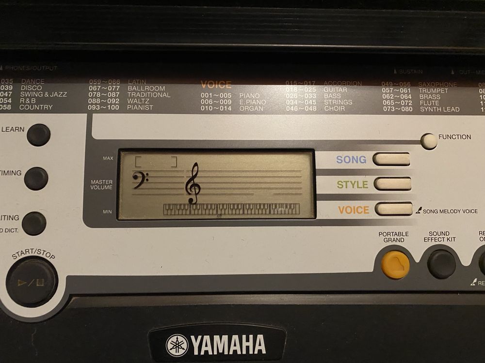 Piano Yamaha E-213