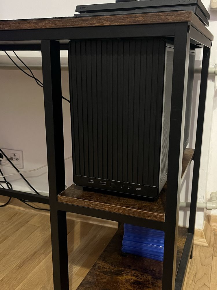 Full PC setup (PC, Keyboard, Mouse, Monitor)