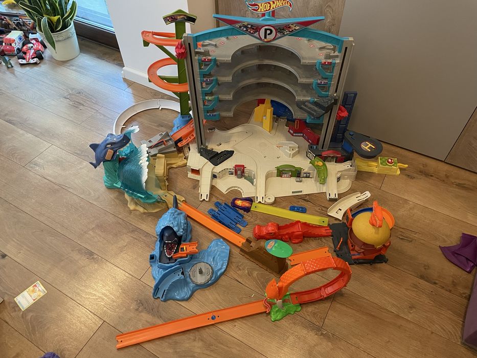 Hot wheels Garage + dadatki