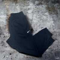 Spodnie  dresowe dresy Nike rozm L ciemny granat