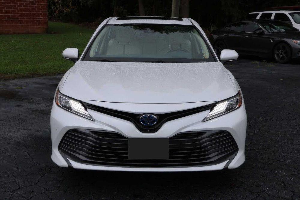 Toyota Camry      2019