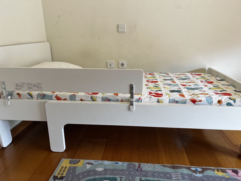 Cama infantil com colchão