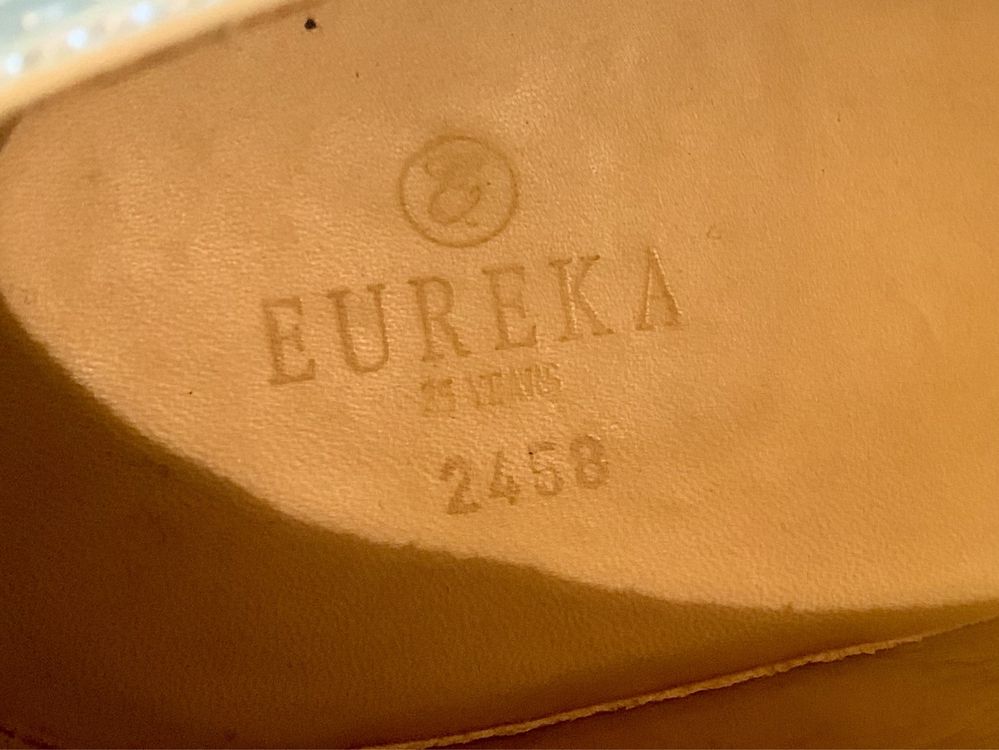 Sapatos modelo oxford marca Eureka