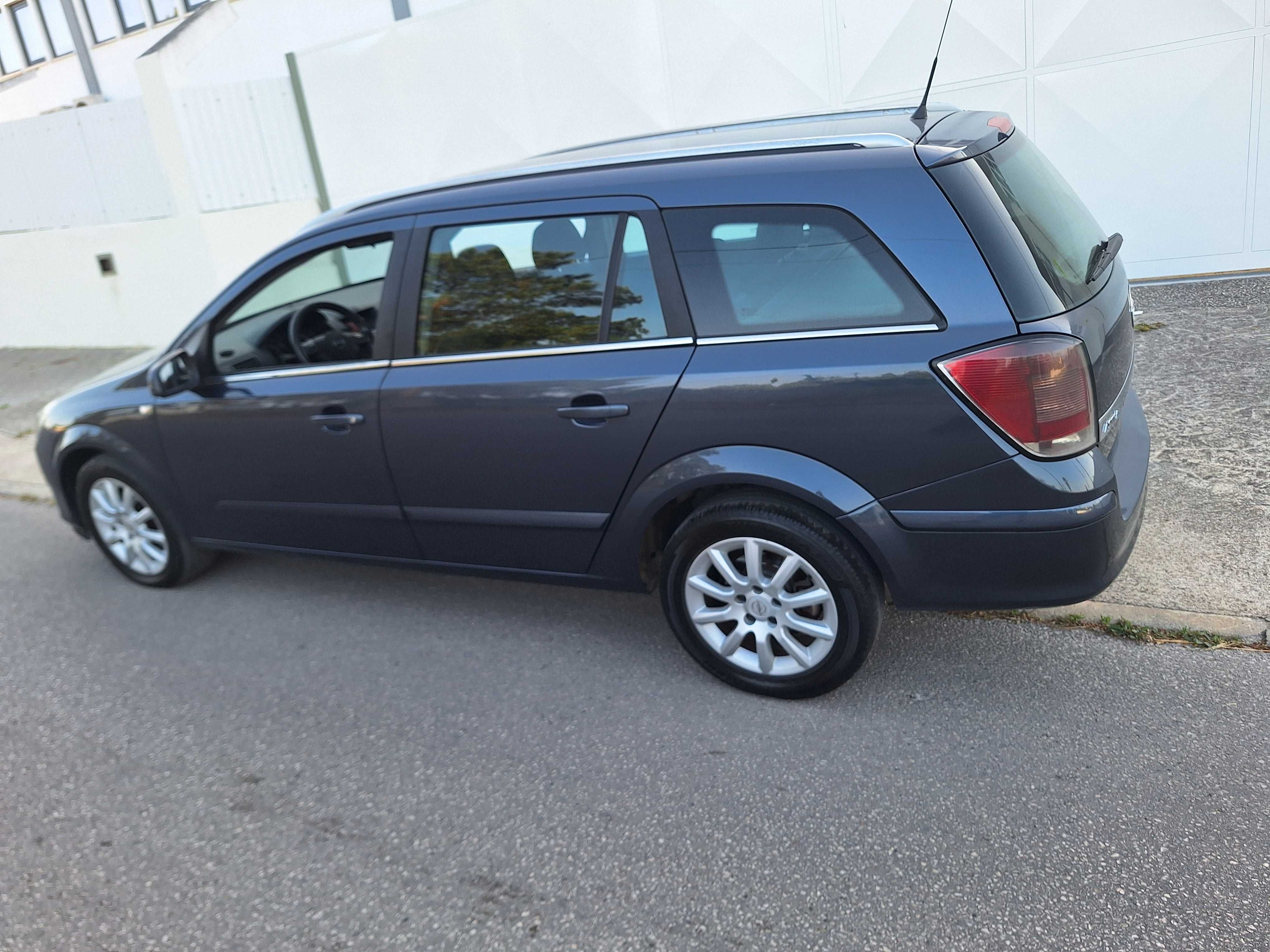 Opel Astra Station Wagon 1.3 CDTi ecoFLEX - 02/2006 - Muito ECONÓMICA