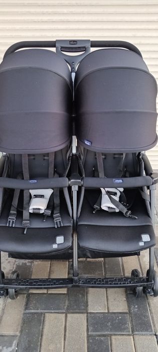 Коляска Chicco для двійні (діток-близнюків)