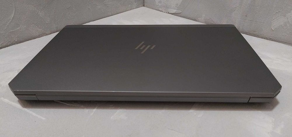 HP Zbook 15 G6 | i7-9850H | 32 GB RAM | 512 SSD | Quadro - 4GB | 15.6"