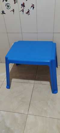 Mesa infantil azul