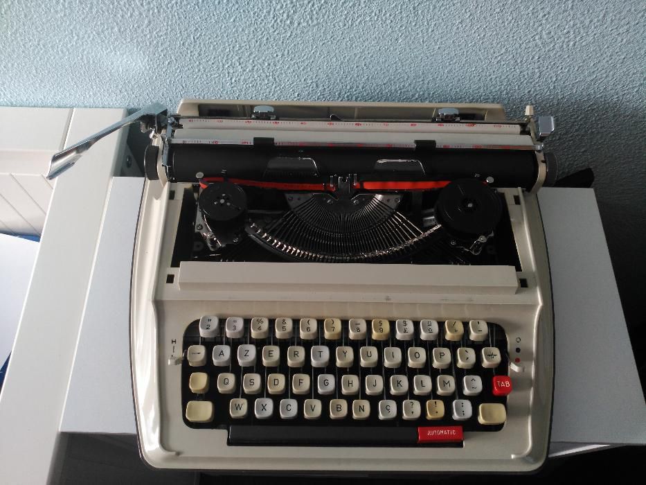Vendo máquina de escrever portátil All - MODEL 5050