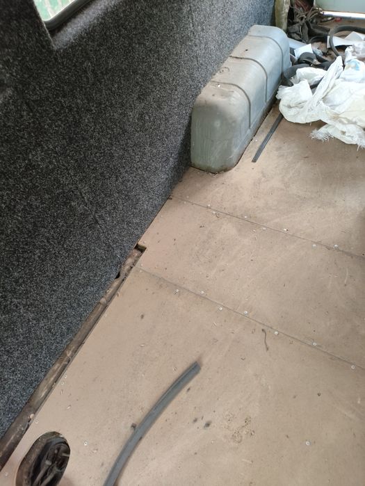 Продам два автобуса  MERCEDES -BENZ 208D и 310