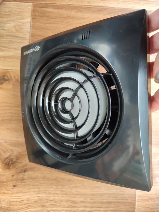 Вентилятор Квайт 125 Т (таймер) чорний,