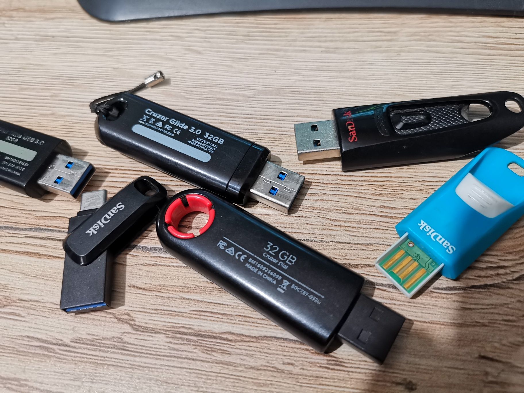 Zbiór Flashdrive 32GB SanDisk