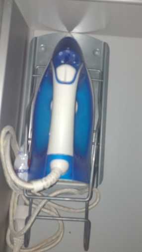 Ferro PHILIPS + suporte IKEA + tabua de engomar