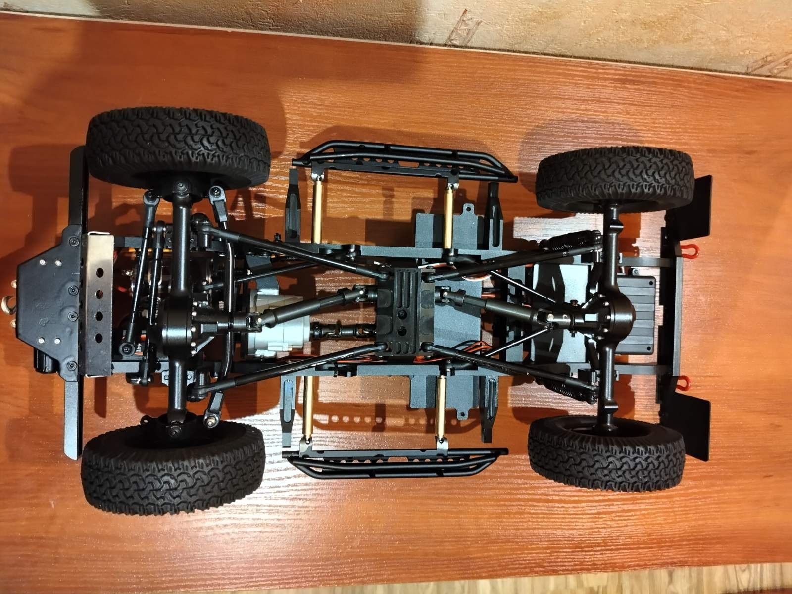 Трофи модель на радиоуправлении Land Rover 1/10 RC Traxxas Axial Rc4wd