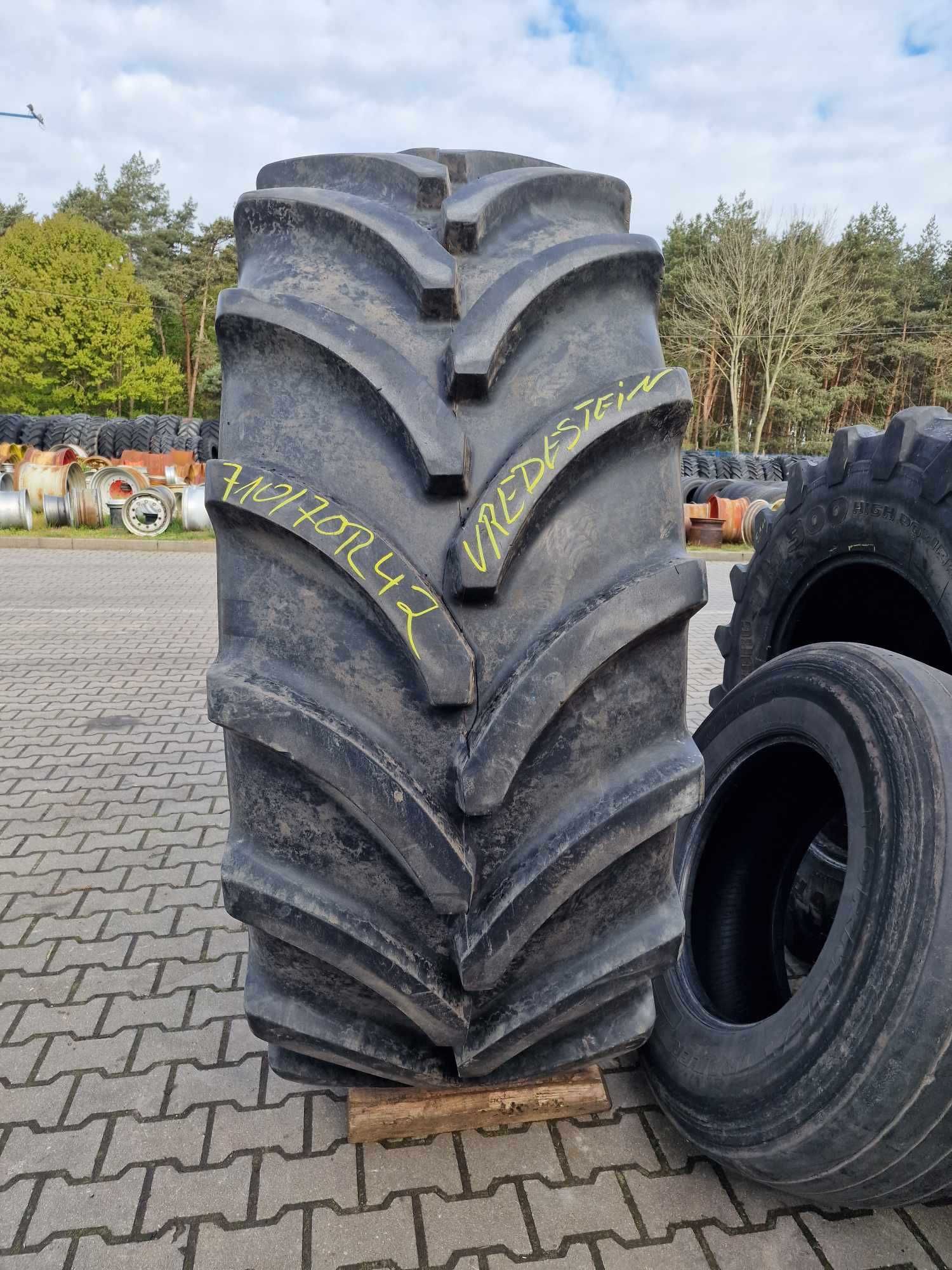 OPONA 710/70R42 Vredestein