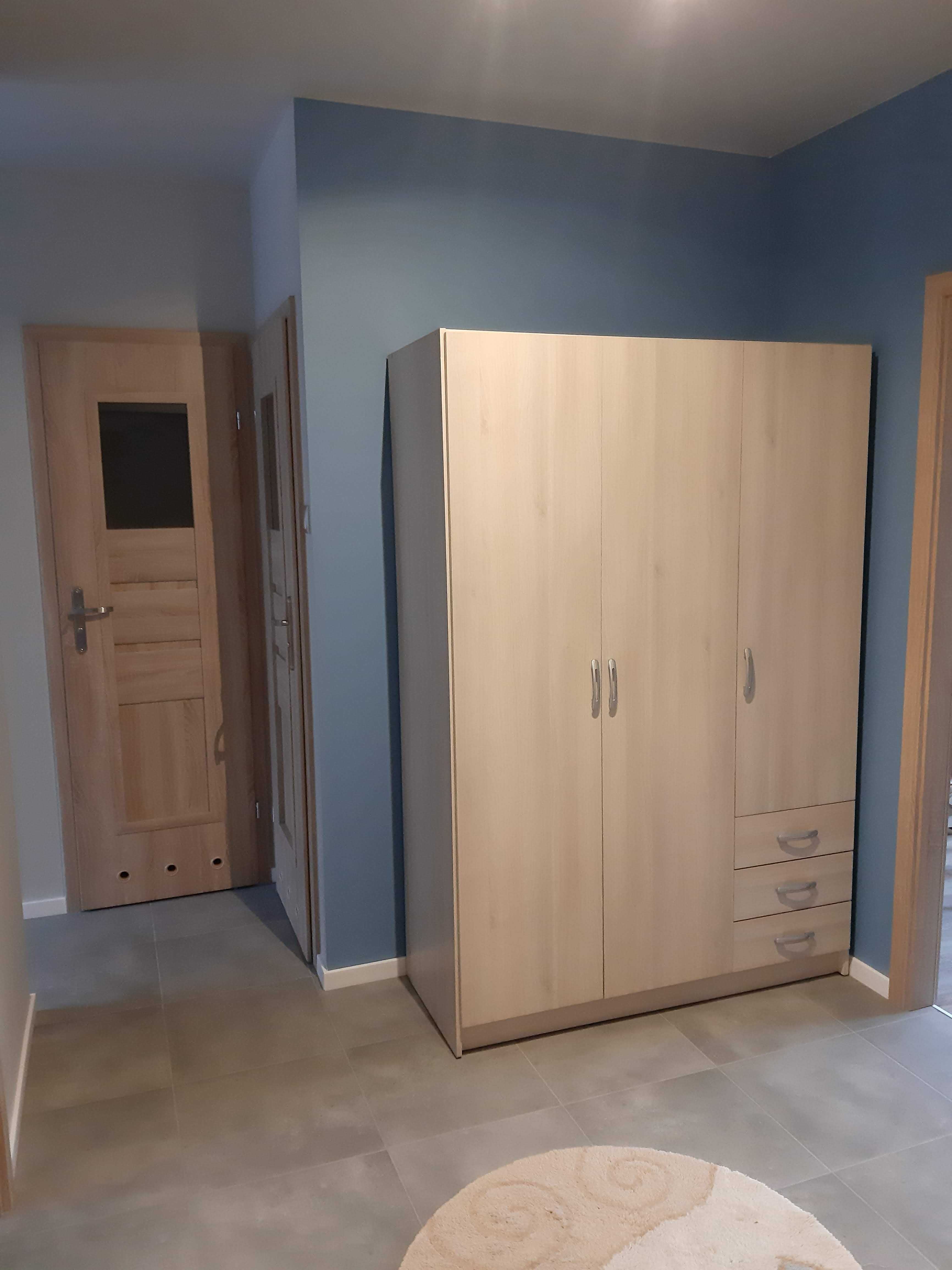 Mieszkanie dwupokojowe, 43 m2, I piętro w bloku 4 piętrowym.