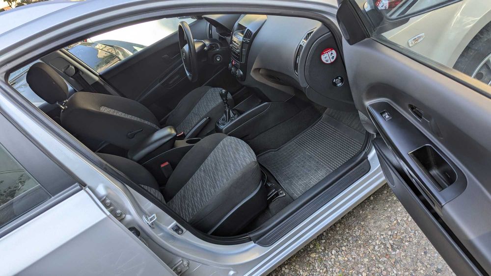 kia ceed 1,4 109KM klimatyzacja ładnie utrzymana