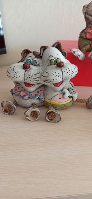 Керамічні статуетки.