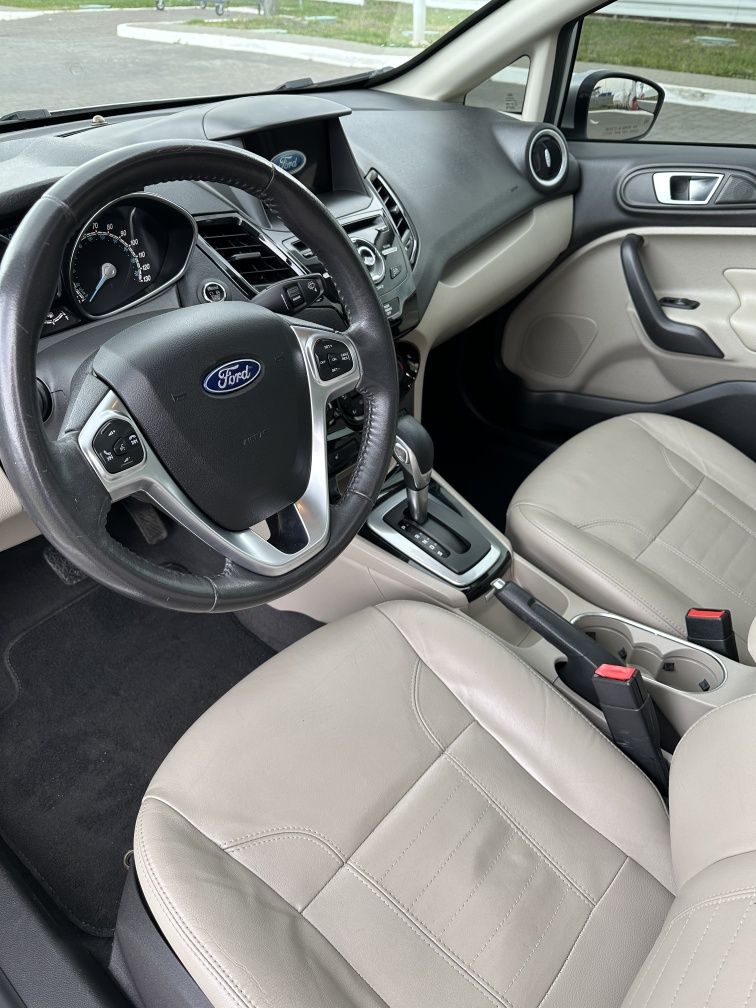 Ford fiesta TITANIUM