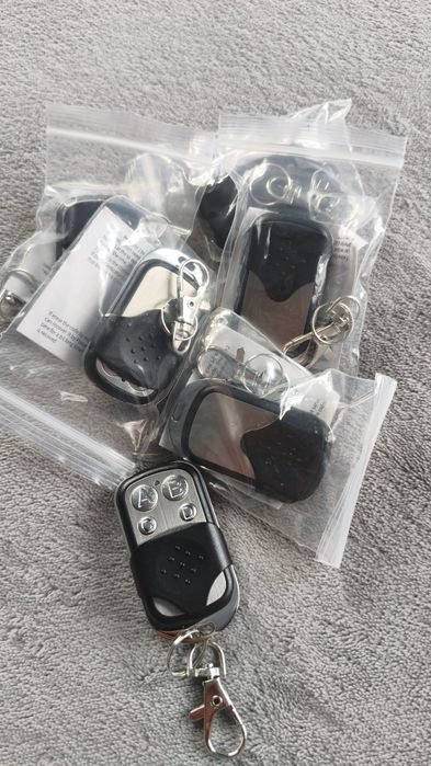 Пульт дублікат брами воріт шлагбаума і т.д 433мгц ,легко кнолнуєтся