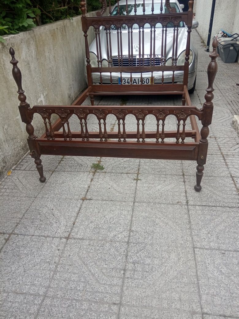 Vende cama usada