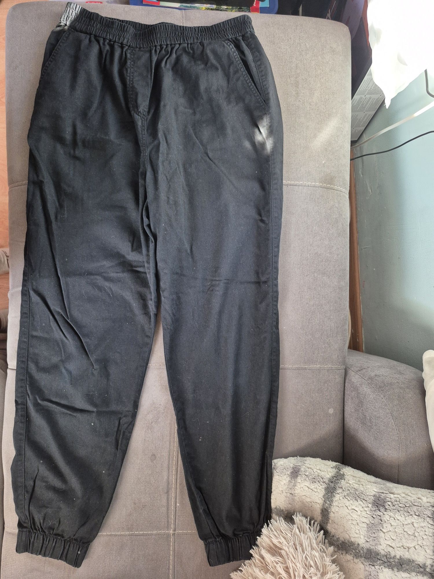 Spodnie Cropp 40
