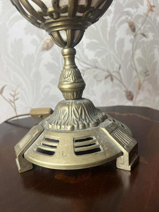 Lampa elektryczno-naftowa