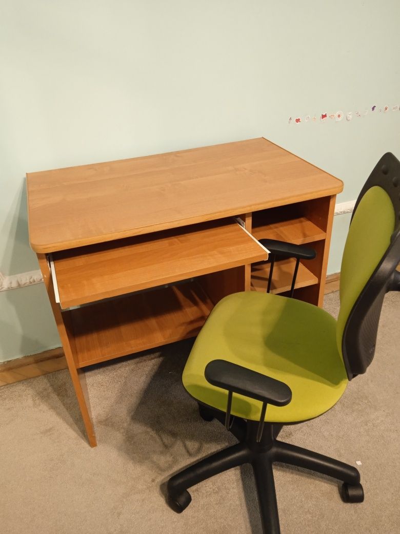 Stół i krzesło dla szkoły