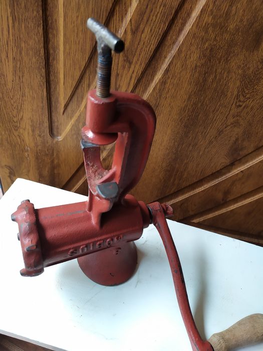 Продам мясорубку в рабочем состоянии