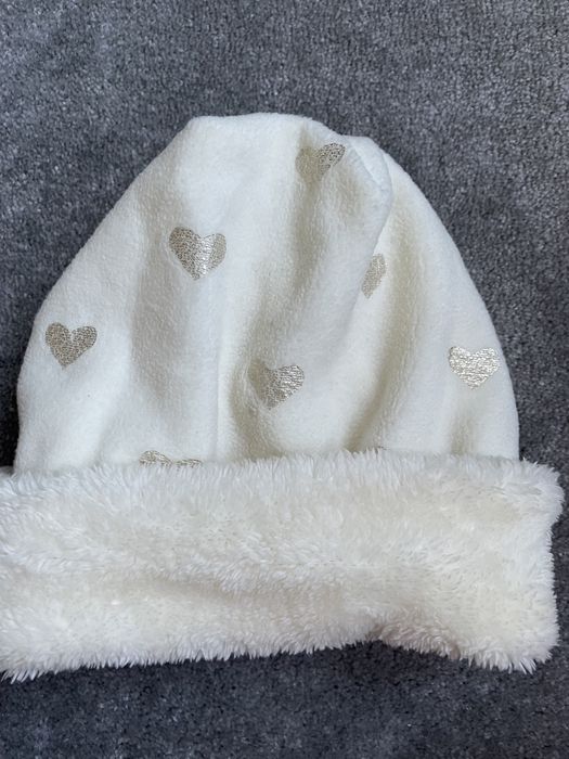 Шапка для девочки с сердечками - белая Accessories на 3-5 лет