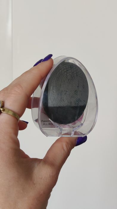 Щётка-массажёр для очищения лица