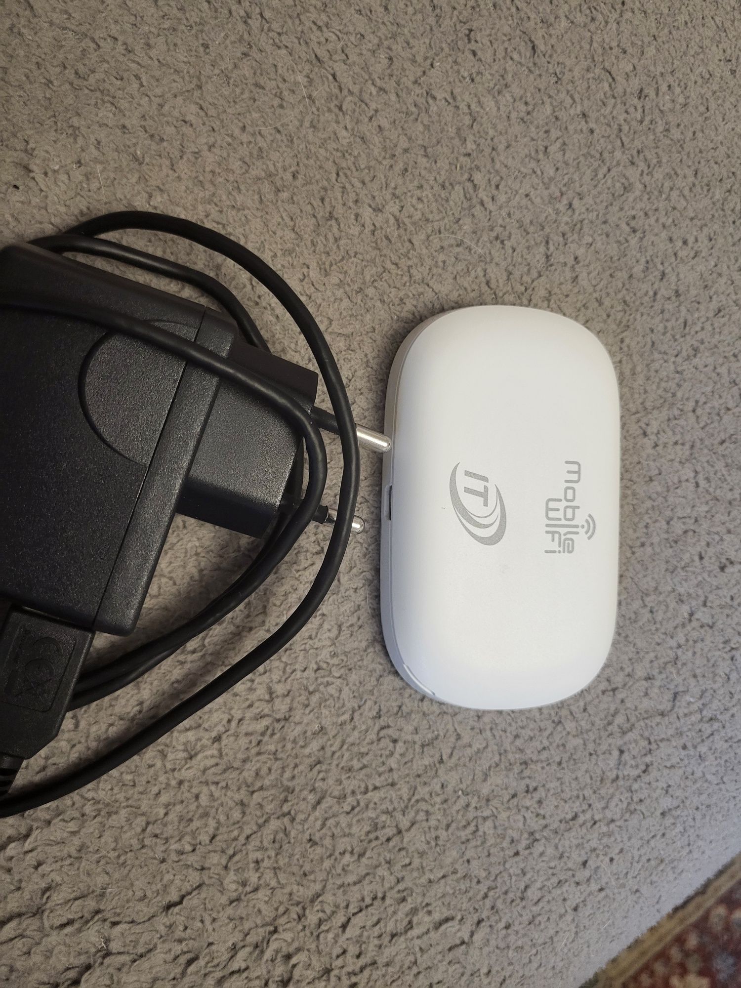 Продам мобильный WI FI Huawei 3G
