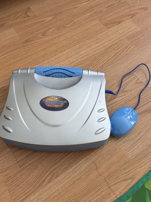 Дитячий розвиваючий ноутбук