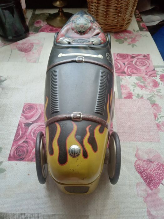 Pudełko metalowe autko