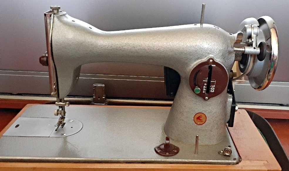 Швейная машинка Подольск  с электроприводом
