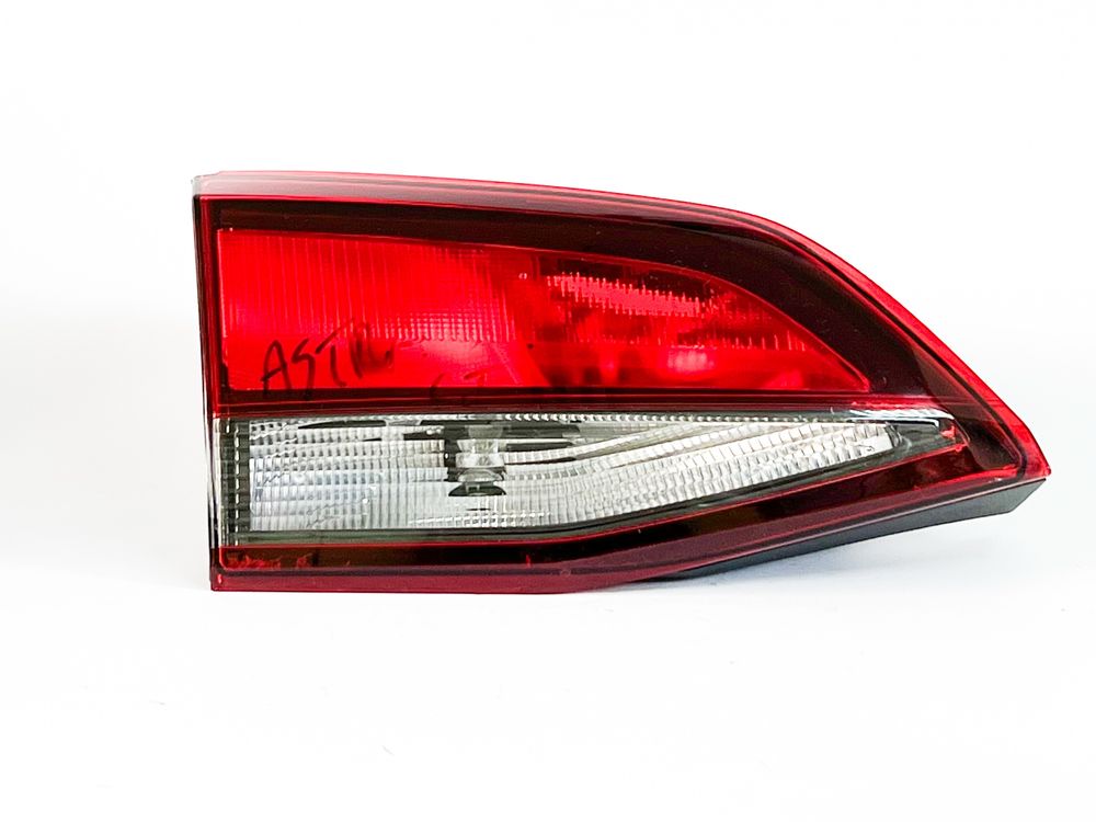 Opel Astra K Kombi lewa lampa tylna klapa – Europejska