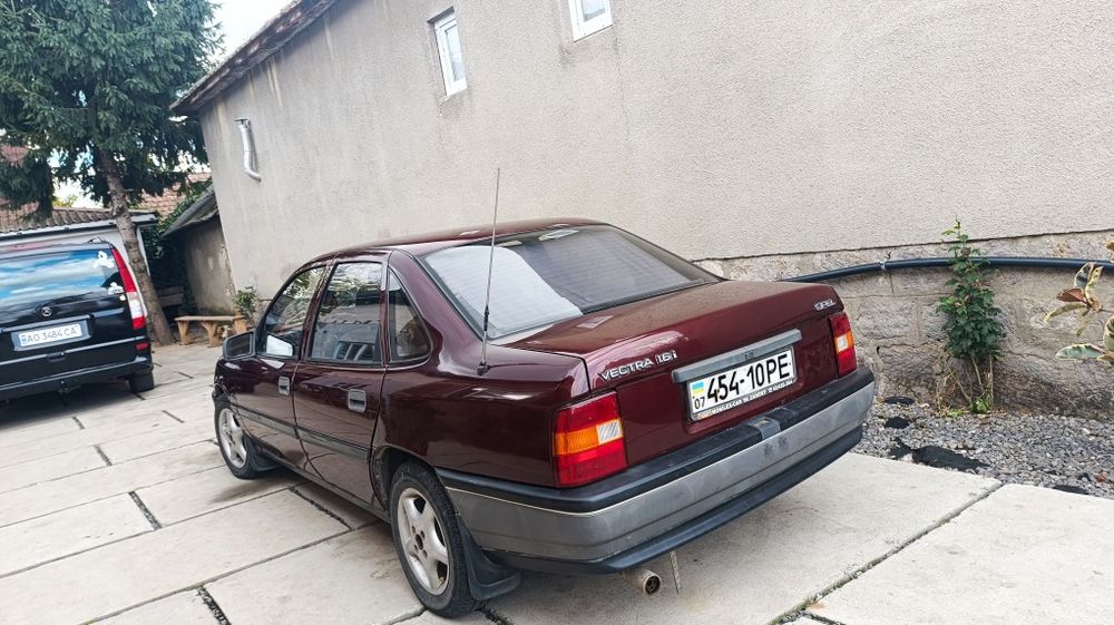 Opel Vectra A продається