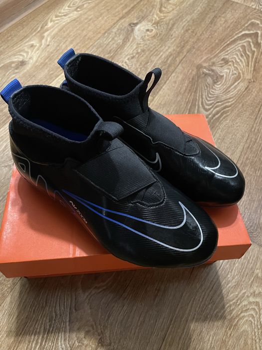 Продам бутсы десткие