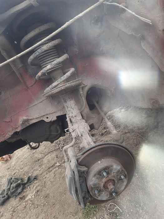 Переднее крыло Toyota Corolla e80