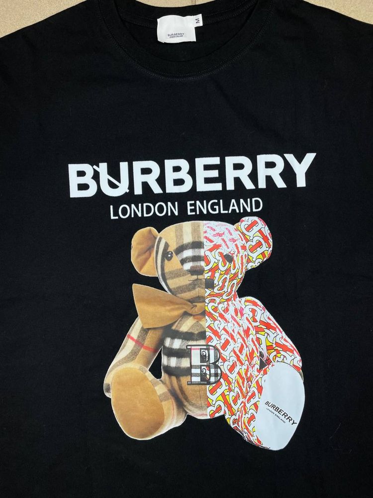 Tshirt Preta Burberry